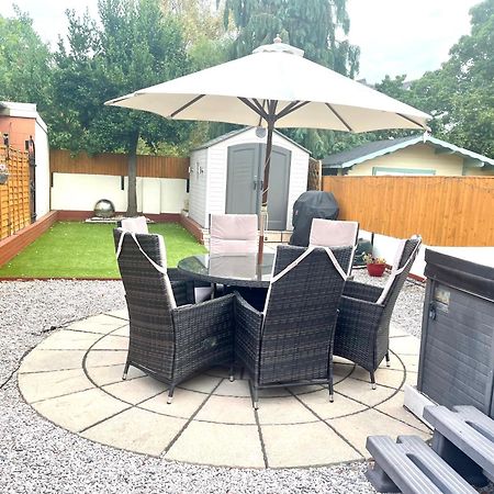 Stunning 1 Bedroom And Double Sofa Bed Near Train Station Саутхамптън Екстериор снимка