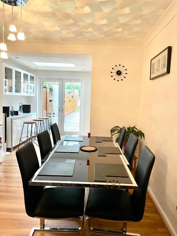 Stunning 1 Bedroom And Double Sofa Bed Near Train Station Саутхамптън Екстериор снимка