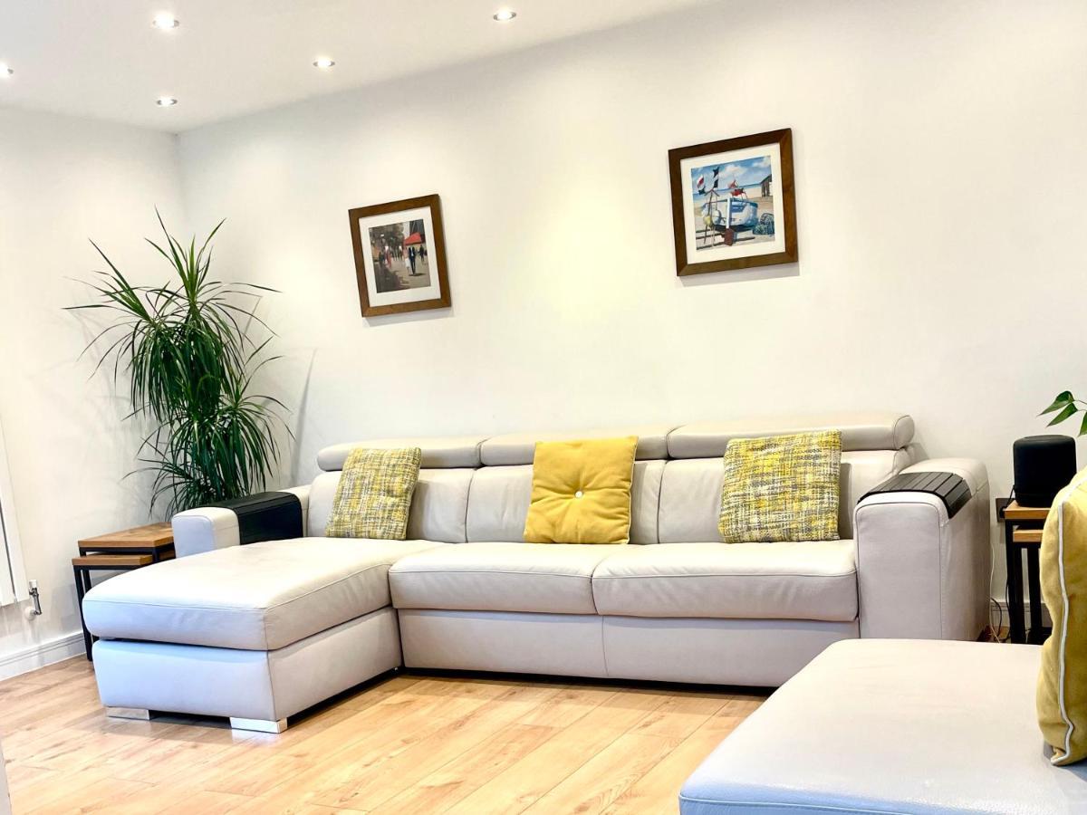 Stunning 1 Bedroom And Double Sofa Bed Near Train Station Саутхамптън Екстериор снимка