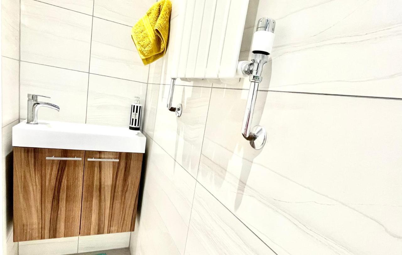 Stunning 1 Bedroom And Double Sofa Bed Near Train Station Саутхамптън Екстериор снимка