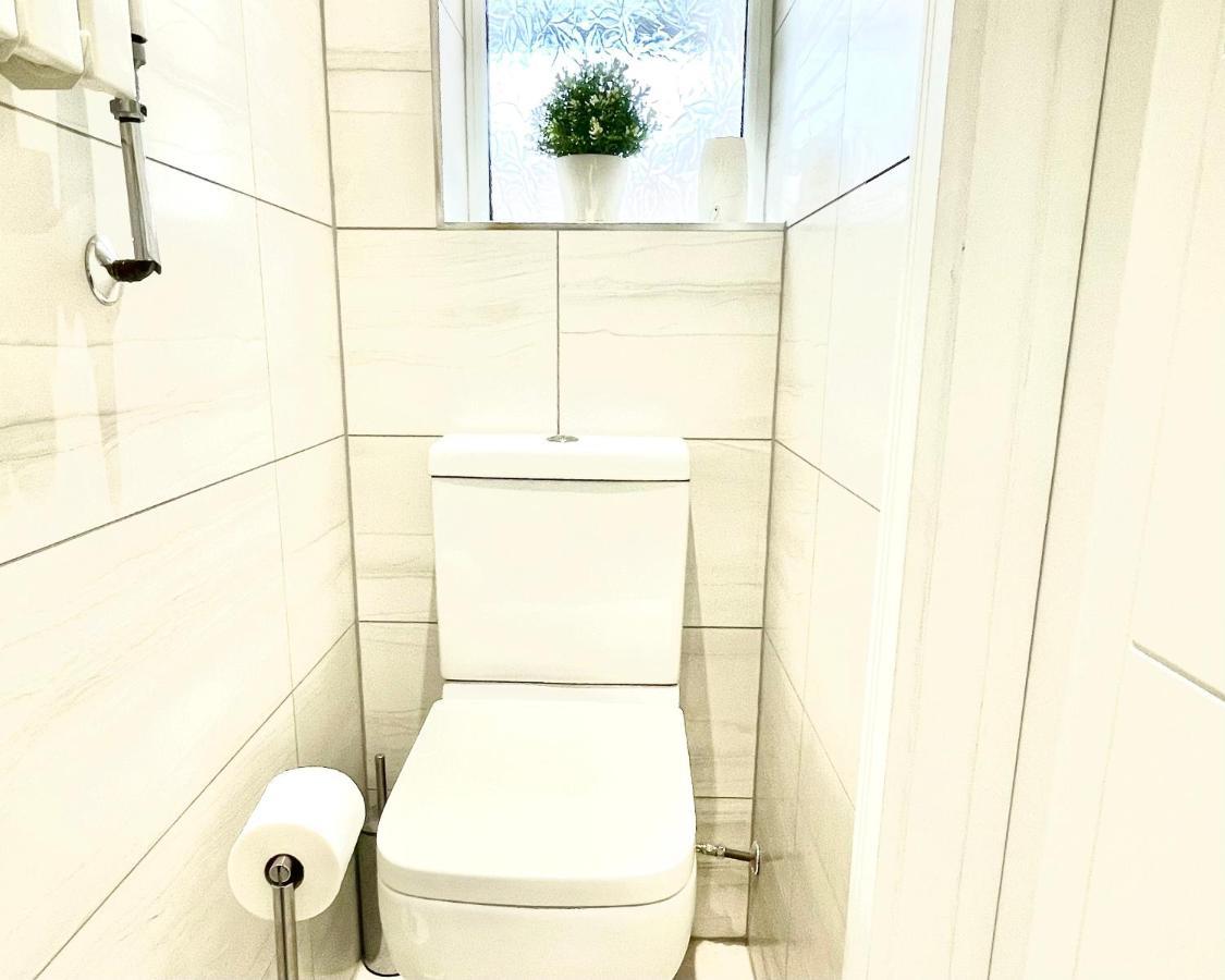 Stunning 1 Bedroom And Double Sofa Bed Near Train Station Саутхамптън Екстериор снимка